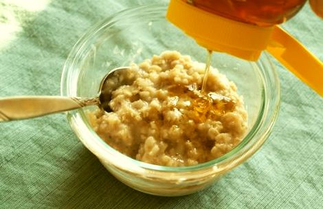 Fulgi de Ovăz cu Miere și Semințe de In – Pentru Colesterol, Constipație și Slăbire