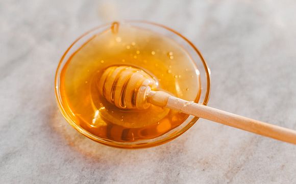 Mierea vindecă infecția unghiei (panarițiu) - cum să o folosești