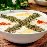 Supa turceasca de iaurt si orez cu sos de menta - usor de gatit in casa