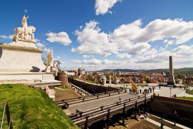 Cetatea Alba Carolina din Alba Iulia – Descriere, Program