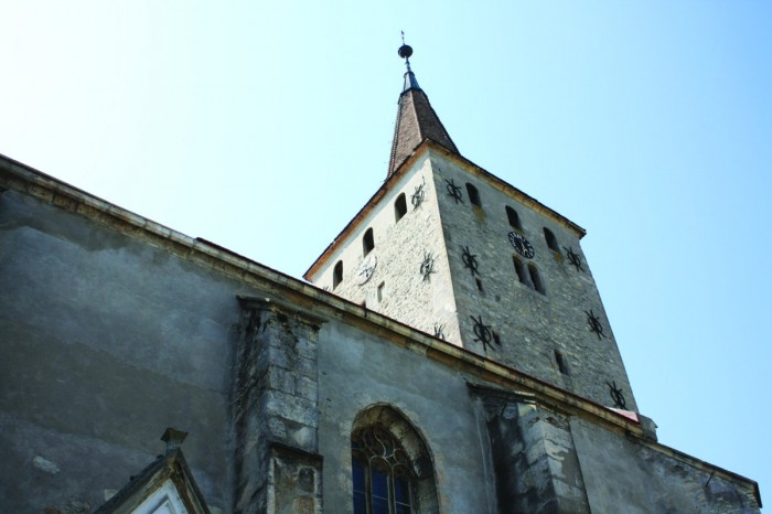 Biserica-reformata-din-Aiud-700x466