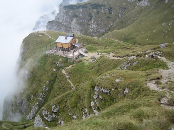 cabana-caraiman-muntii-bucegi