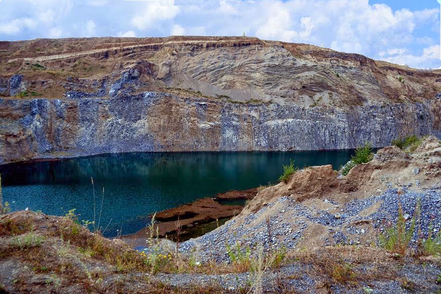 1_3 Lacul din fosta cariera de bazalt din Racos