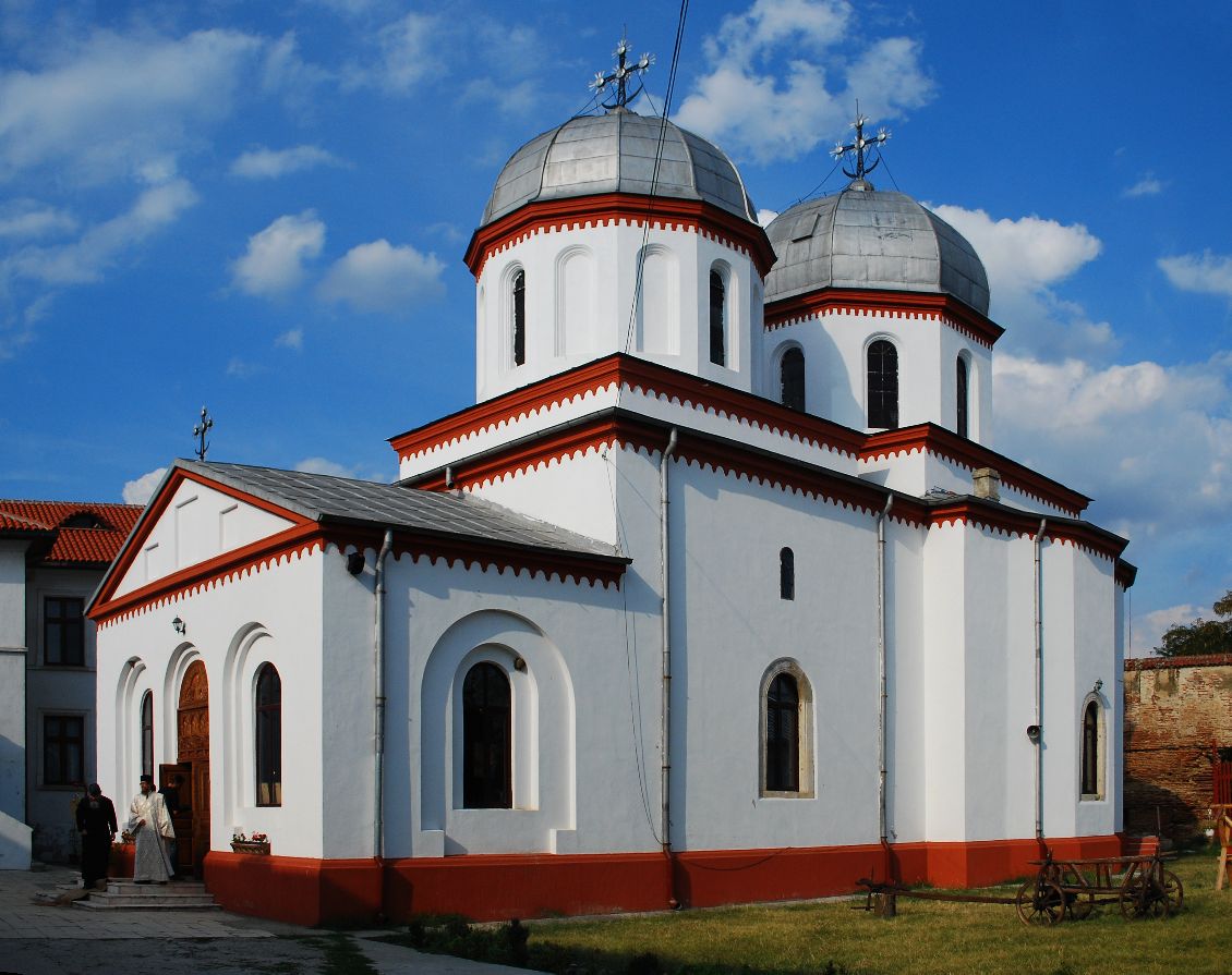 RO_GR_Comana_monastery_church_1