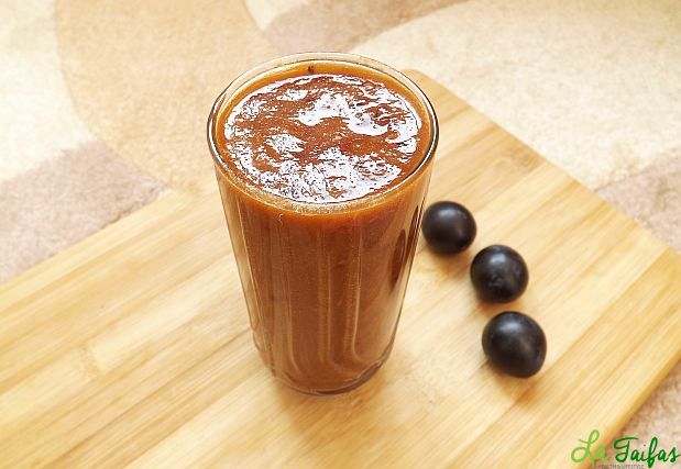 Smoothie Digestiv de Prune și Măr