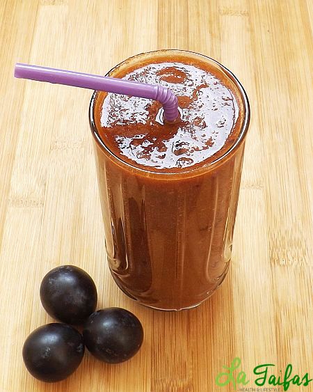 Smoothie Digestiv de Prune și Măr