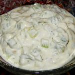 Salata de dovlecei cu iaurt, porumb si castraveti